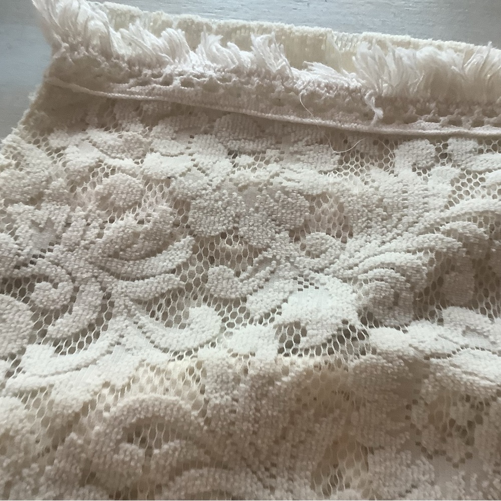 An amazing table runner